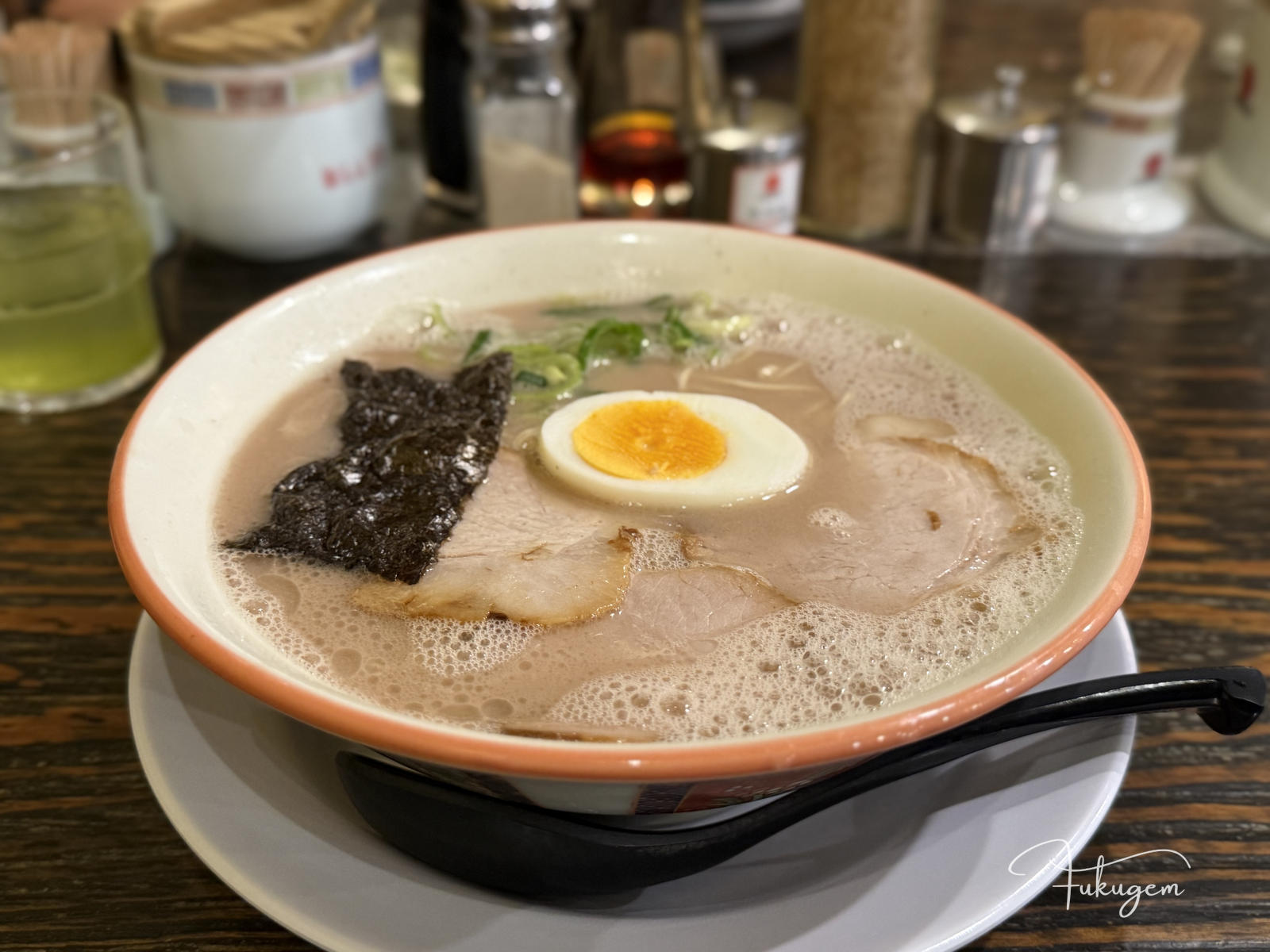 福岡拉麵最全攻略：不只豚骨，在地人帶你品嚐多樣美味與隱藏名店